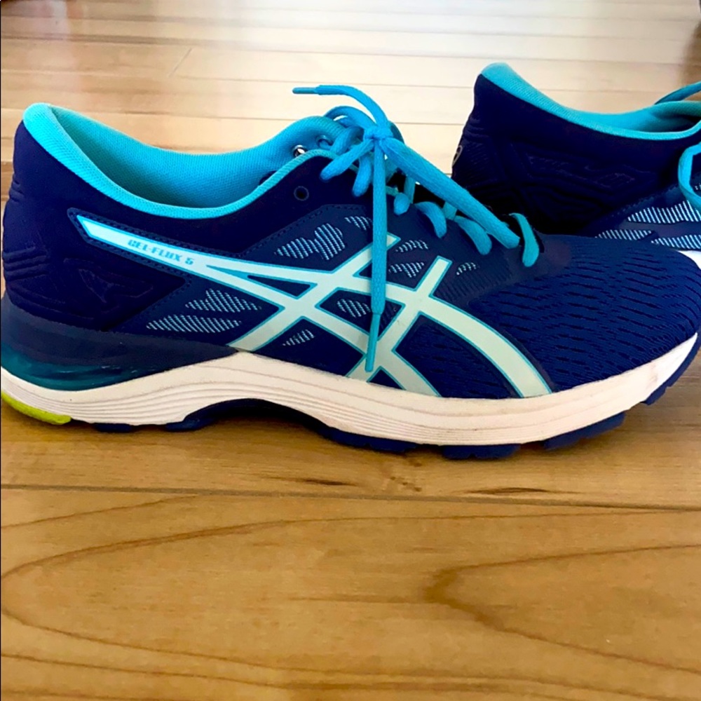 ASICS brand new!